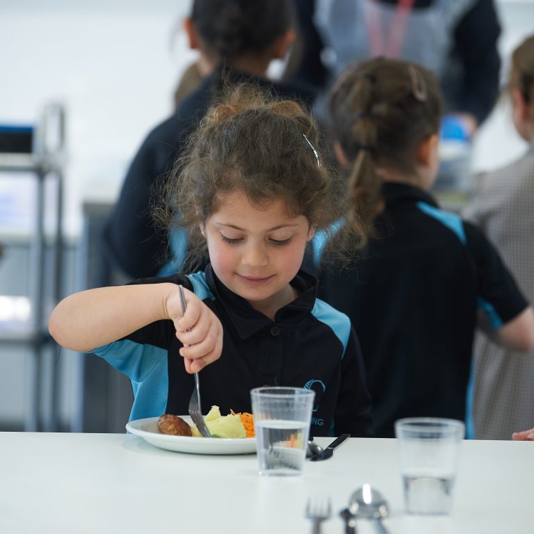 students eating lunch