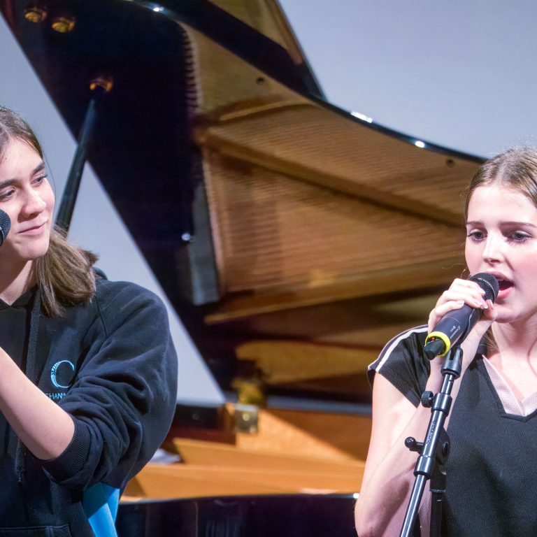 girls singing