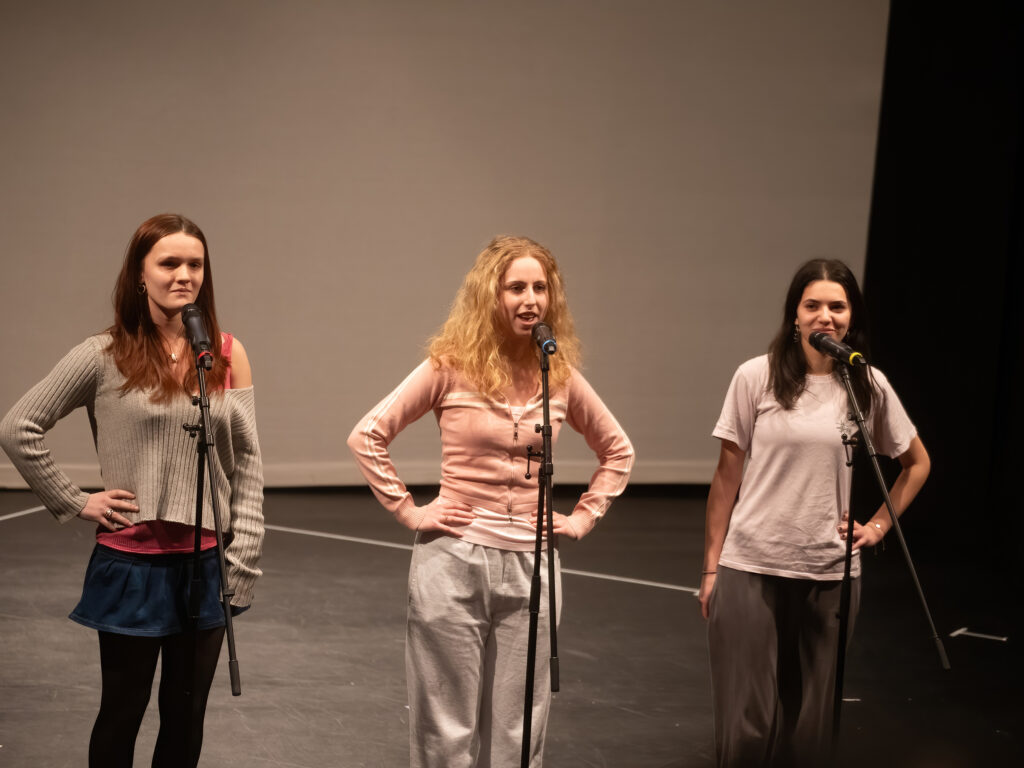 3 girls singing